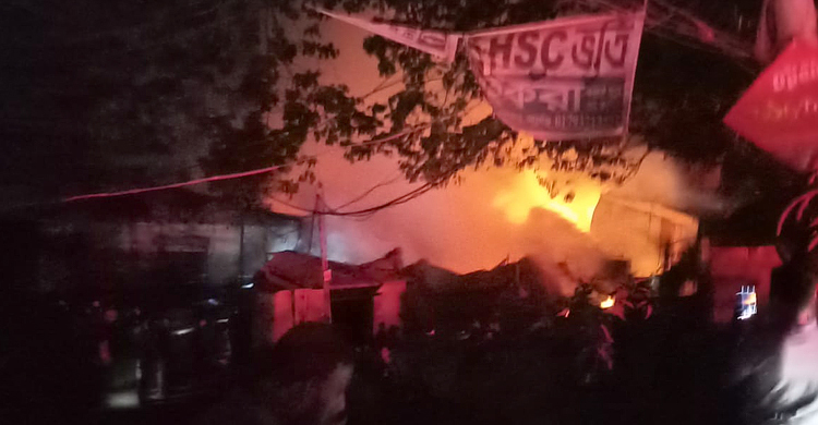 রায়েরবাগে কয়েল তৈরির কারখানায় অগ্নিকাণ্ড