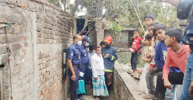সিলিন্ডার থেকে গ্যাস অপসারণের সময় ধূমপান, দগ্ধ ১০