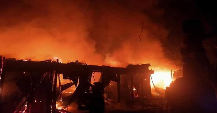 নোয়াখালীতে আগুনে দগ্ধ আরও একজনের মৃত্যু