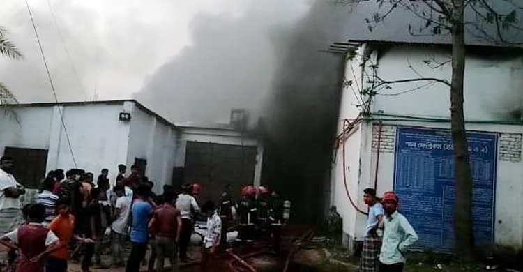 সোনারগাঁয়ে পেপার মিলের আগুন নিয়ন্ত্রণে