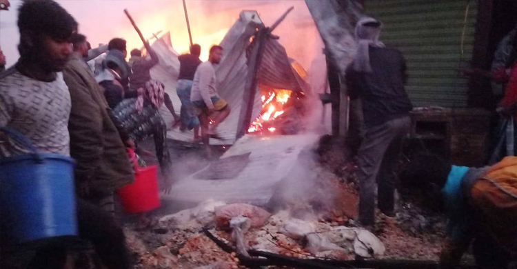 শরীয়তপুরে বাজারে আগুন, ৭০ লাখ টাকার ক্ষতির দাবি