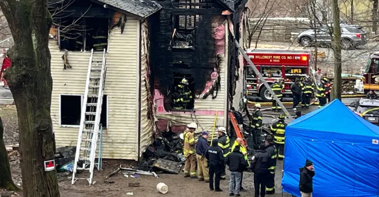 5 people killed in New York house fire