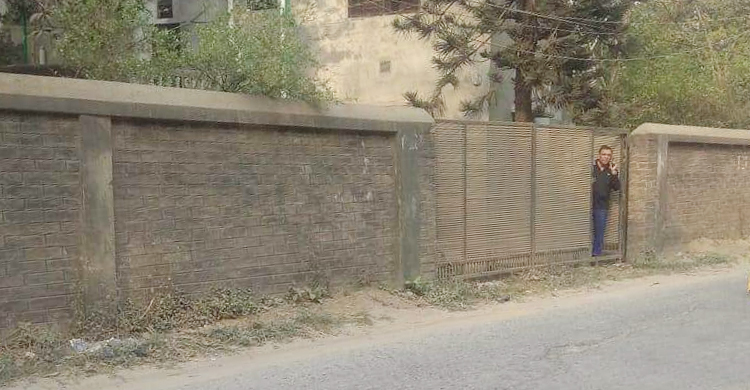 ফরিদপুরে আ’লীগ নেতার বাসা লক্ষ্য করে গুলি