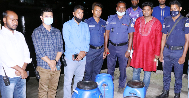 পটুয়াখালীতে ৬০ হাজার চিংড়ি পোনা জব্দ