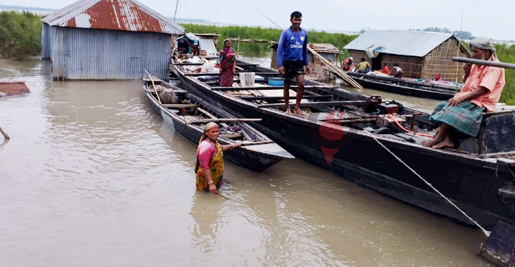 কুড়িগ্রামে বন্যা পরিস্থিতির অবনতি: পানিবন্দি লাখো মানুষ