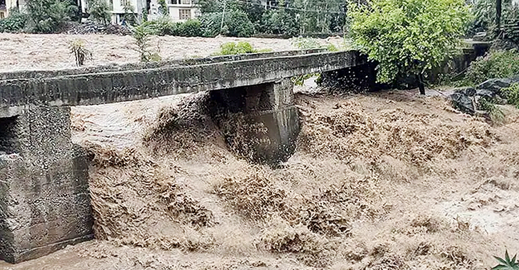 ভারতে বন্যা, ভূমিধসে ৩৩ জনের মৃত্যু