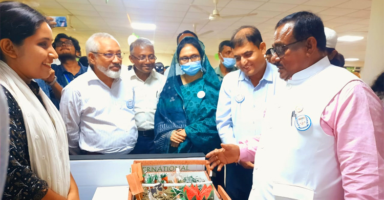 চকচকে চাল পুষ্টিহীন, না খাওয়ার আহ্বান খাদ্যমন্ত্রীর