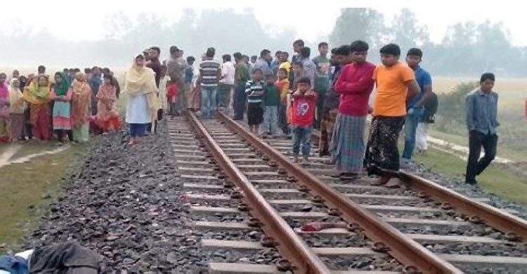 পূবাইল রেলস্টেশনে ট্রেনে কাটা পড়ে যুবক নিহত