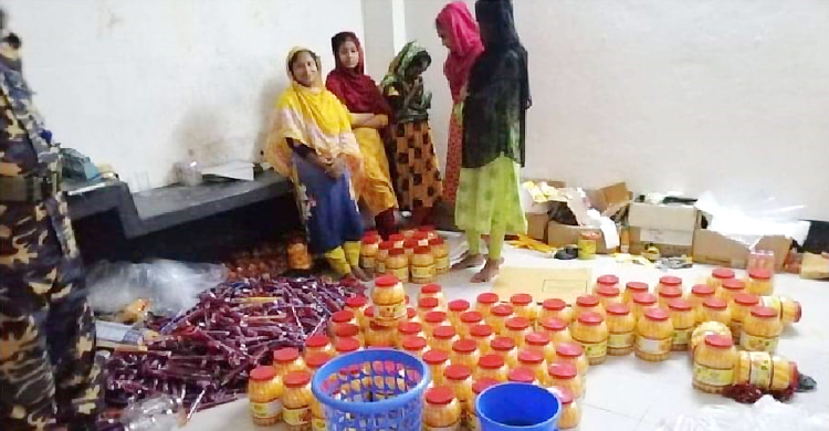 টঙ্গীতে অস্বাস্থ্যকর পরিবেশে শিশুখাদ্য উৎপাদন, কারখানা সিলগালা