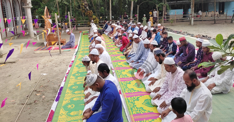 ফরিদপুরের কয়েক গ্রামে উদযাপন হচ্ছে ঈদ