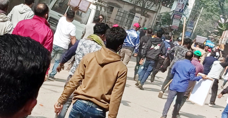 ফরিদপুরে বিএনপির গণঅবস্থান কর্মসূচিতে হামলা, আটক ১০