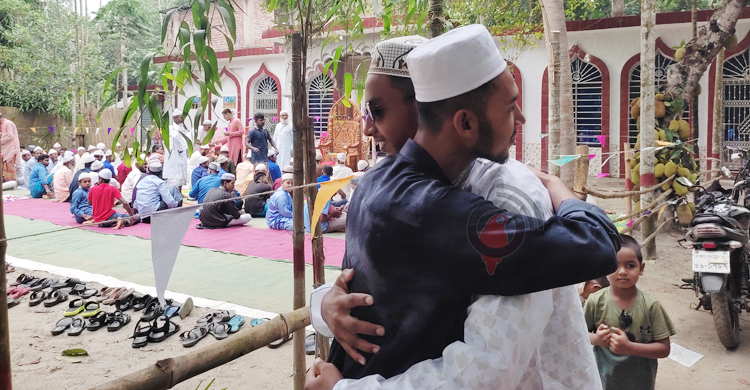 ফরিদপুরের কয়েক গ্রামে উদযাপিত হচ্ছে ঈদ