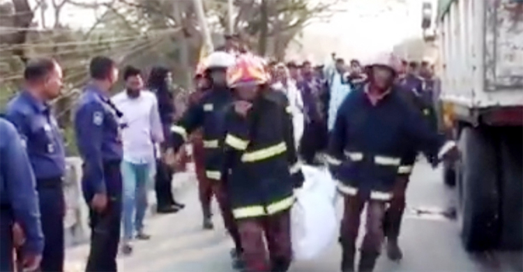 অসুস্থ মেয়েকে দেখতে যাওয়ার পথে প্রাণ গেলো মায়ের