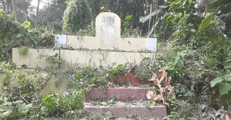ফরিদপুরে অযত্নে-অবহেলায় পড়ে আছে গণকবর