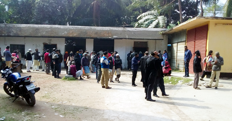 পর্দা কেলেঙ্কারিতে কারাগারে ৩ চিকিৎসক