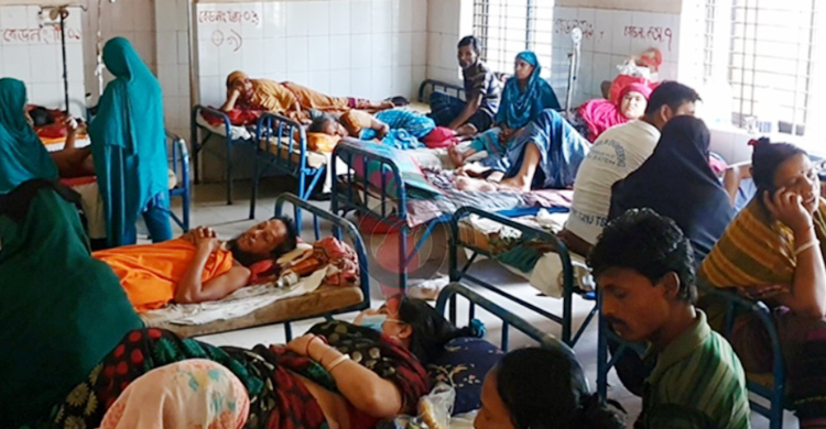 হাসপাতালের মেঝে-বারান্দাও ভরে গেছে ডায়রিয়া রোগীতে