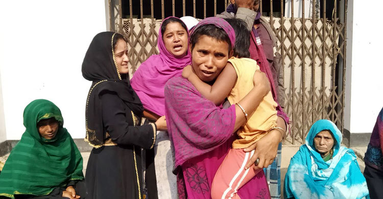 রাতে মীমাংসা, সকালে মিলল গৃহবধূর লাশ