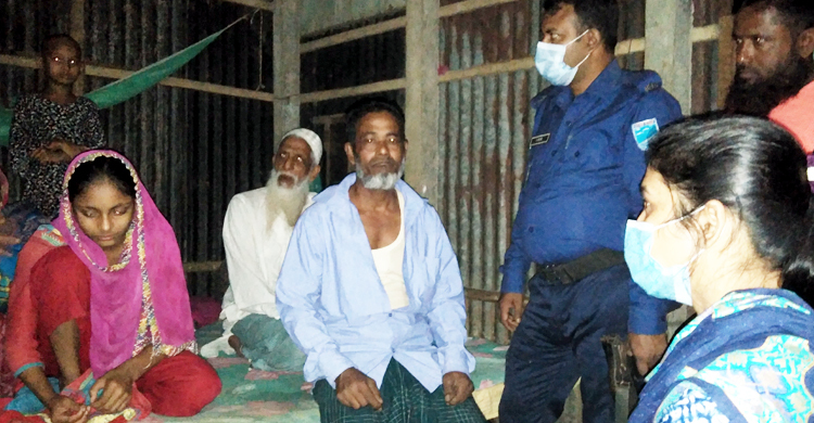 ১২ বছরের স্কুলছাত্রীকে বিয়ে করলেন ৬০ বছরের বৃদ্ধ