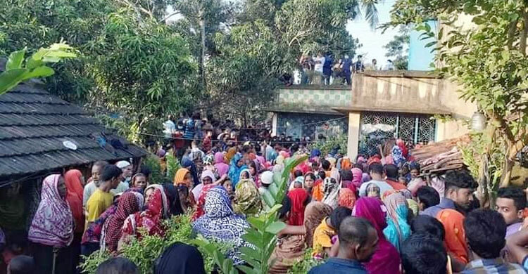 4 of a family found dead at home