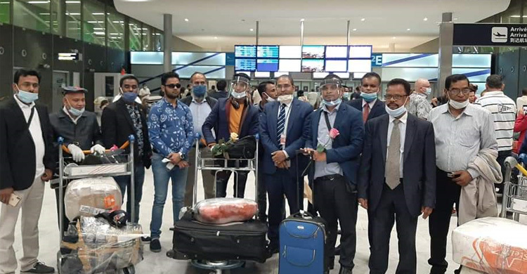 বিশেষ ফ্লাইটে প্যারিস ফিরলেন আরও ১৫০ প্রবাসী