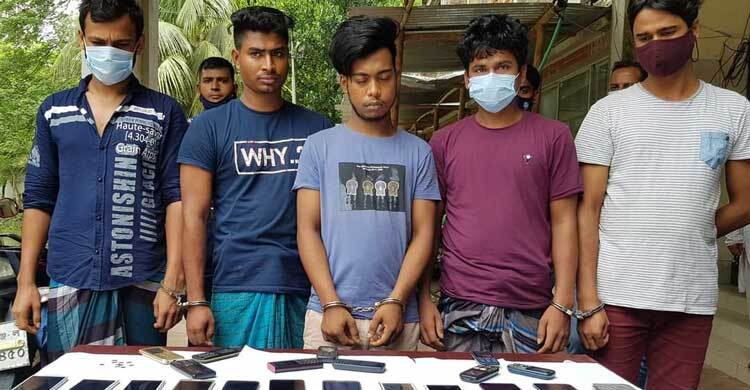 ফরিদপুরে উপবৃত্তির টাকাসহ বিকাশ প্রতারক চক্রের ৫ সদস্য আটক