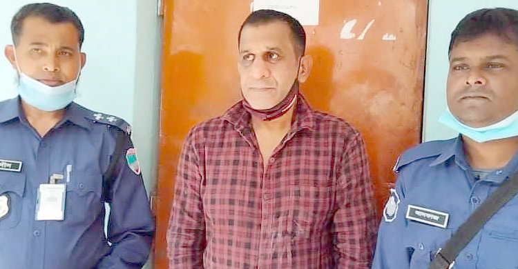 চুয়াডাঙ্গায় ভ্রাম্যমাণ অভিযান করতে গিয়ে ‘ভুয়া’ ইউএনও আটক