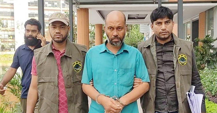 দুদকের পরিচয়ে সরকারি কর্মকর্তার কাছ থেকে অর্থ হাতাতেন তিনি