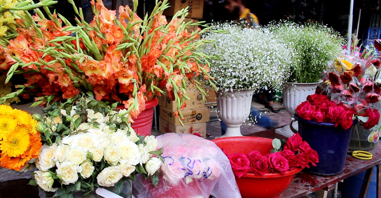 মুন্সিগঞ্জে ফুলের দামে আগুন