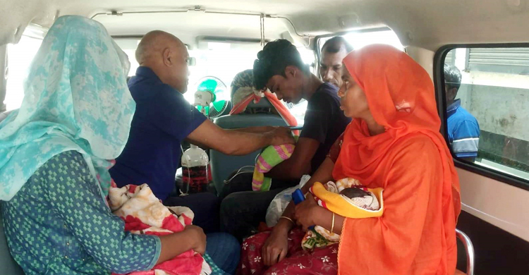 স্বাভাবিক প্রসবে একসঙ্গে ৩ নবজাতকের জন্ম