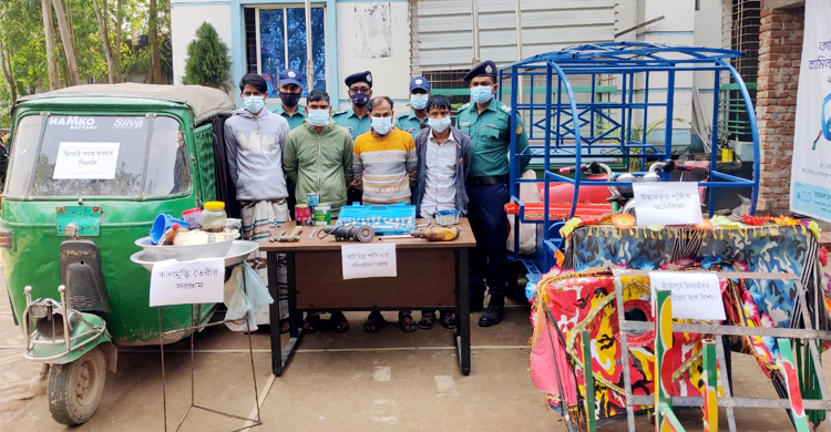 অটোরিকশা ছিনতাইয়ের পর চালককে হত্যা, গ্রেফতার ৫