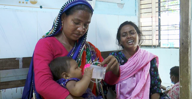 হাসপাতালের বারান্দায় ডায়রিয়া রোগী, সময়মতো মিলছে না চিকিৎসক