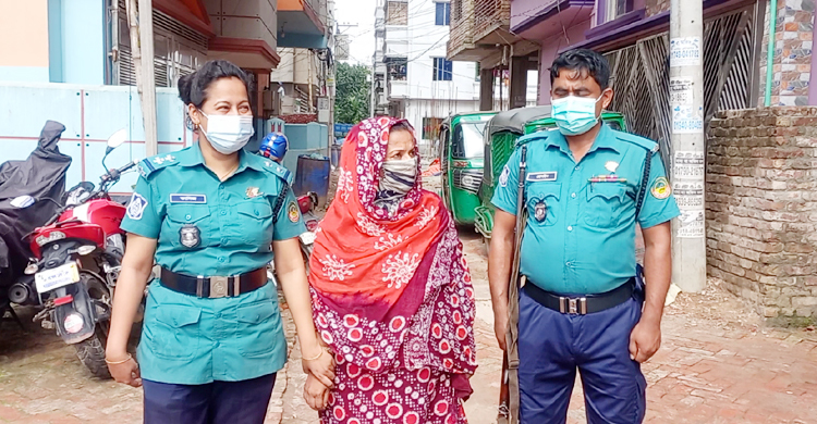 মাদক মামলায় কারাবন্দি মেয়েকে ইয়াবা দিতে গিয়ে মা আটক