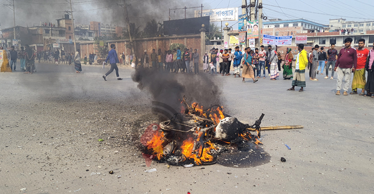 গাজীপুরে পুলিশের নির্যাতনে ব্যবসায়ী মৃত্যুর অভিযোগ, সড়ক অবরোধ