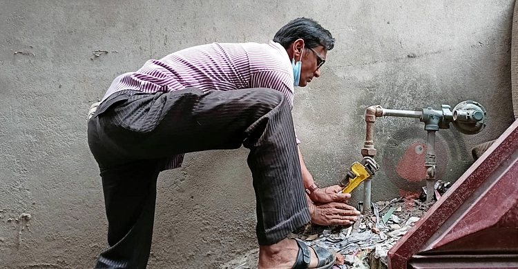 মিরপুরে অবৈধ গ্যাস সংযোগ বিচ্ছিন্নে অভিযান, জেল-জরিমানা