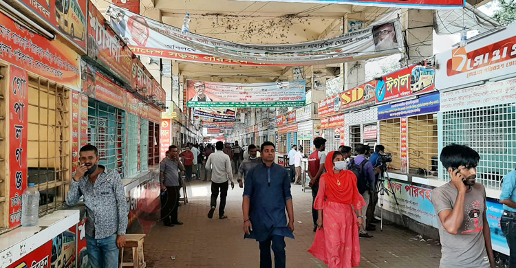 তালিকা ছাড়াই টিকিটপ্রতি ১০০ টাকা ভাড়া বেশি আদায়