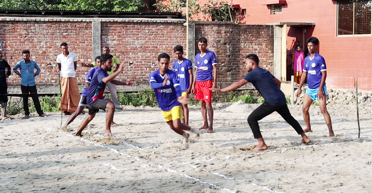 নওগাঁয় গ্রামবাংলার ঐতিহ্য ‘গাদন’ প্রতিযোগিতা শুরু