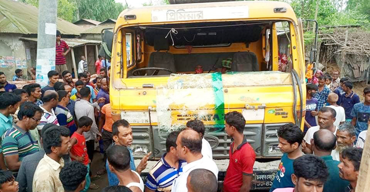 ট্রাকচাপায় মাদরাসাছাত্রের মাথা বিচ্ছিন্ন