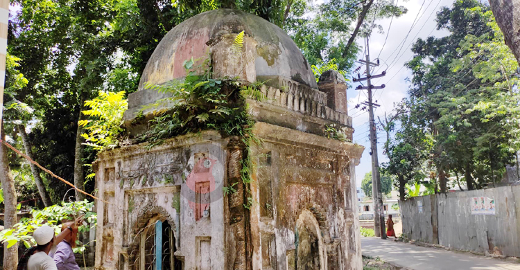 দেশের ‘সবচেয়ে ছোট’ মসজিদ গাইবান্ধায়