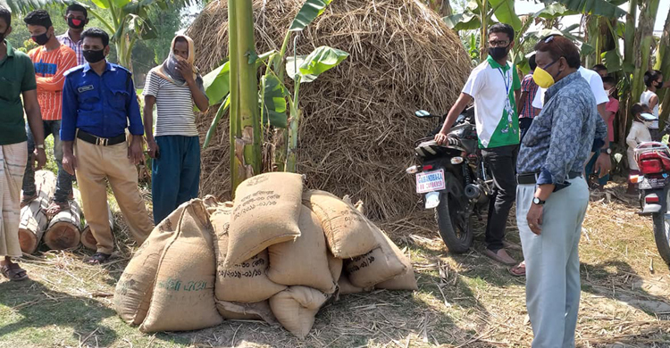 ১০ টাকা কেজির ২১ বস্তা চাল পরিত্যক্ত অবস্থায় উদ্ধার