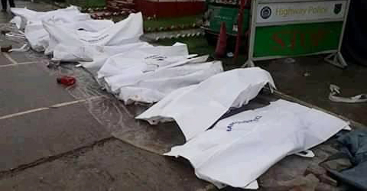 গাইবান্ধায় নিহত ১৩ জনের মধ্যে ৪ জনের পরিচয় মিলেছে