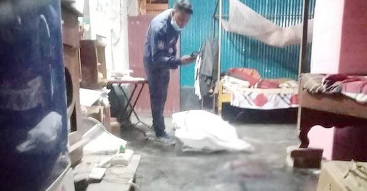 মায়ের ছুরিকাঘাতে কলেজছাত্রী নিহত