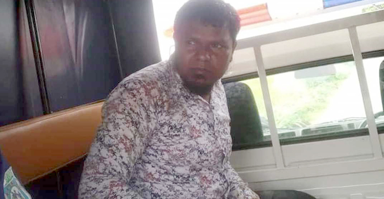 টিকাকেন্দ্রে স্কুলছাত্রীকে যৌন হয়রানি, স্বাস্থ্য সহকারী আটক