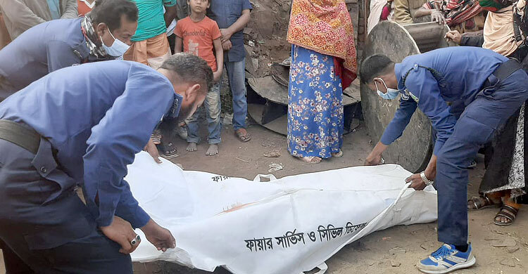 ট্রাকচাপায় প্রাণ গেল বৃদ্ধার