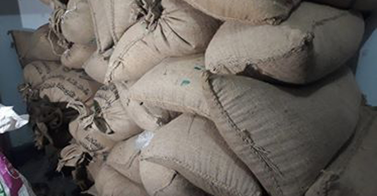 পরিত্যক্ত বাড়িতে মিলল ১০ টাকা কেজির ৫০ বস্তা চাল