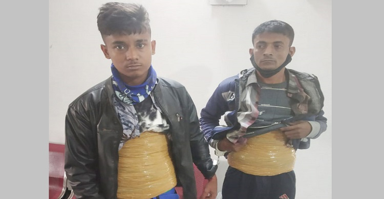 পেটে বিশেষ কায়দায় বেঁধে গাঁজা পাচারের চেষ্টা, গ্রেফতার ২