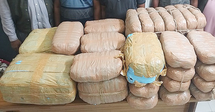 যাত্রাবাড়ীতে ১০৮ কেজি গাঁজাসহ চার মাদককারবারি গ্রেফতার