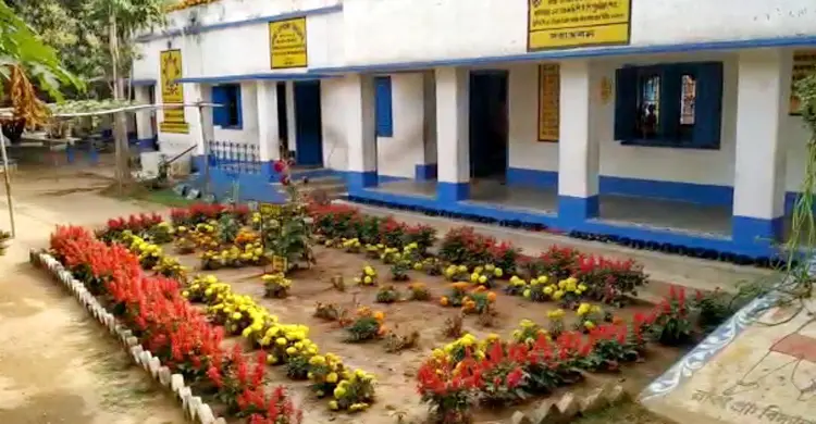 ১০ হাজার স্কুলে হবে ছোট বাগান