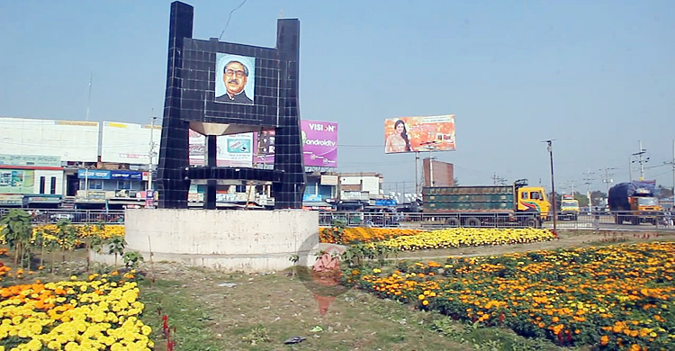 সওজের &lsquo;জাদুকরি&rsquo; উদ্যোগে ভাগাড় হয়ে গেলো ফুলের বাগান