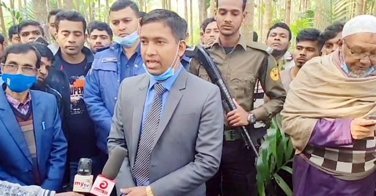 নলকূপের পাইপ থেকে পানির বদলে বের হচ্ছে গ্যাস