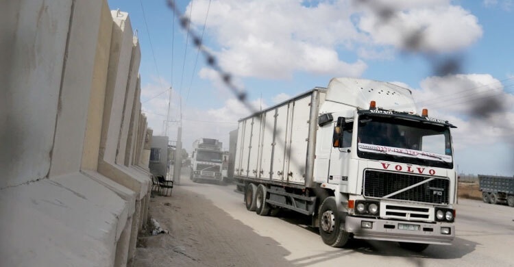 Israel closes Gaza border crossing again, halting aid deliveries